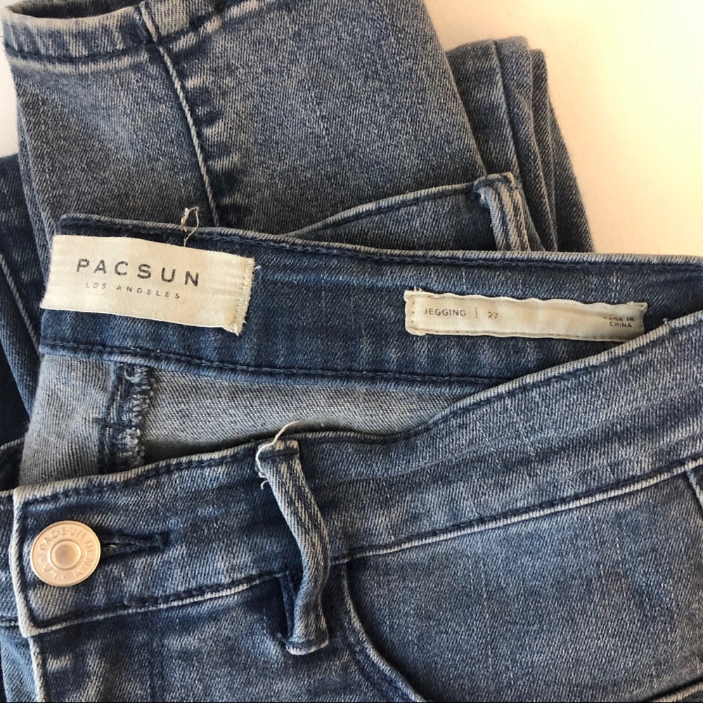 PacSun high waisted light wash jegging fit jeans
